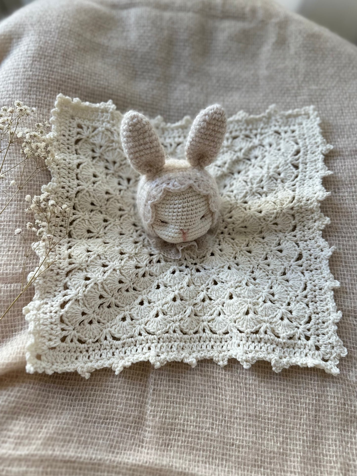 "Alva" Bunny Comforter