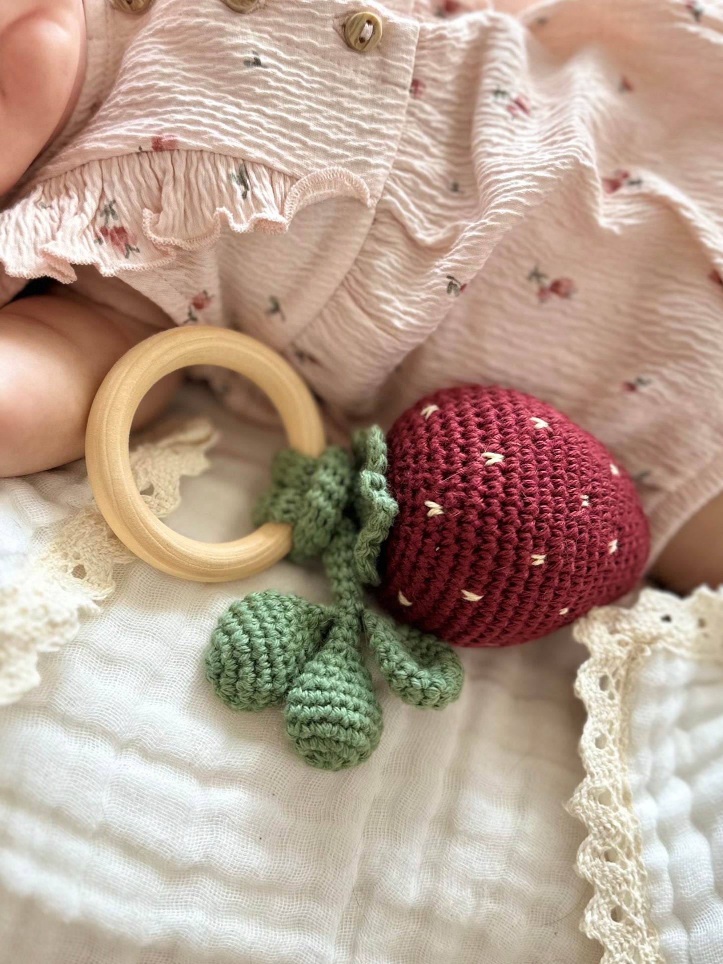 Strawberry rattle