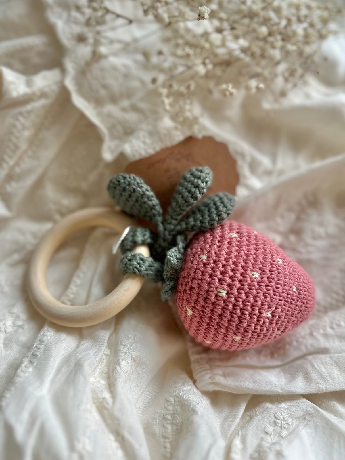 Strawberry rattle