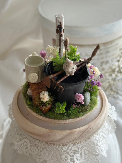 Miniature scenery - among the flowers