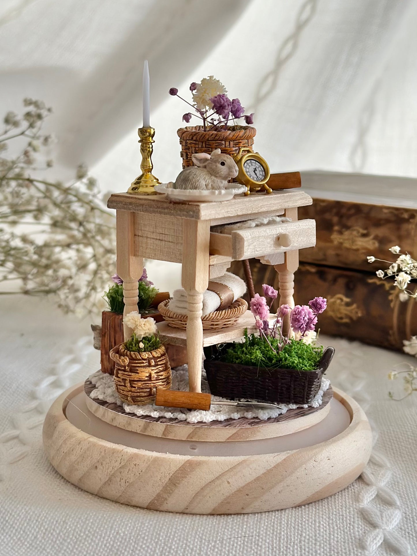 Miniature scenery - among the flowers