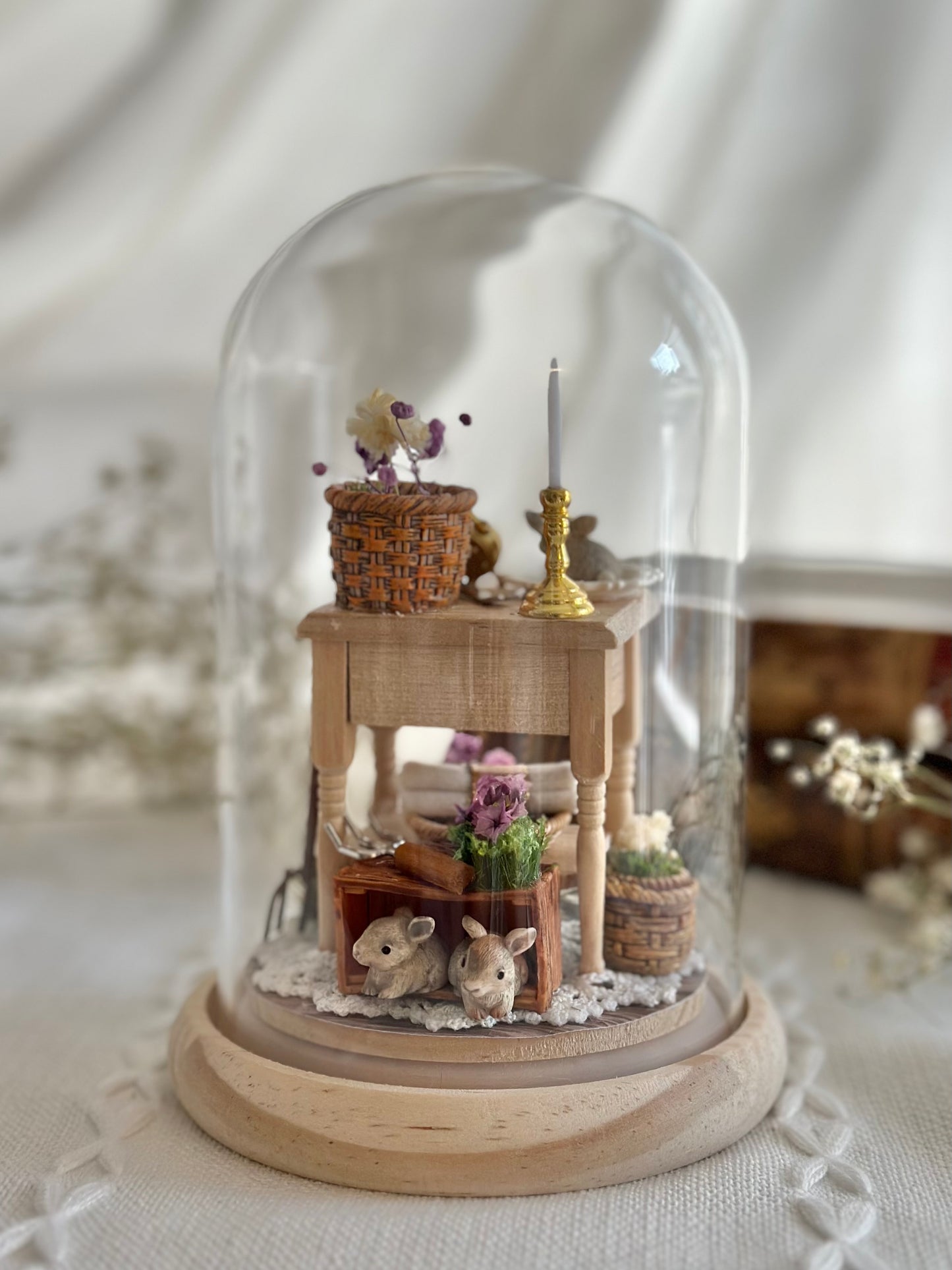 Miniature scenery - among the flowers