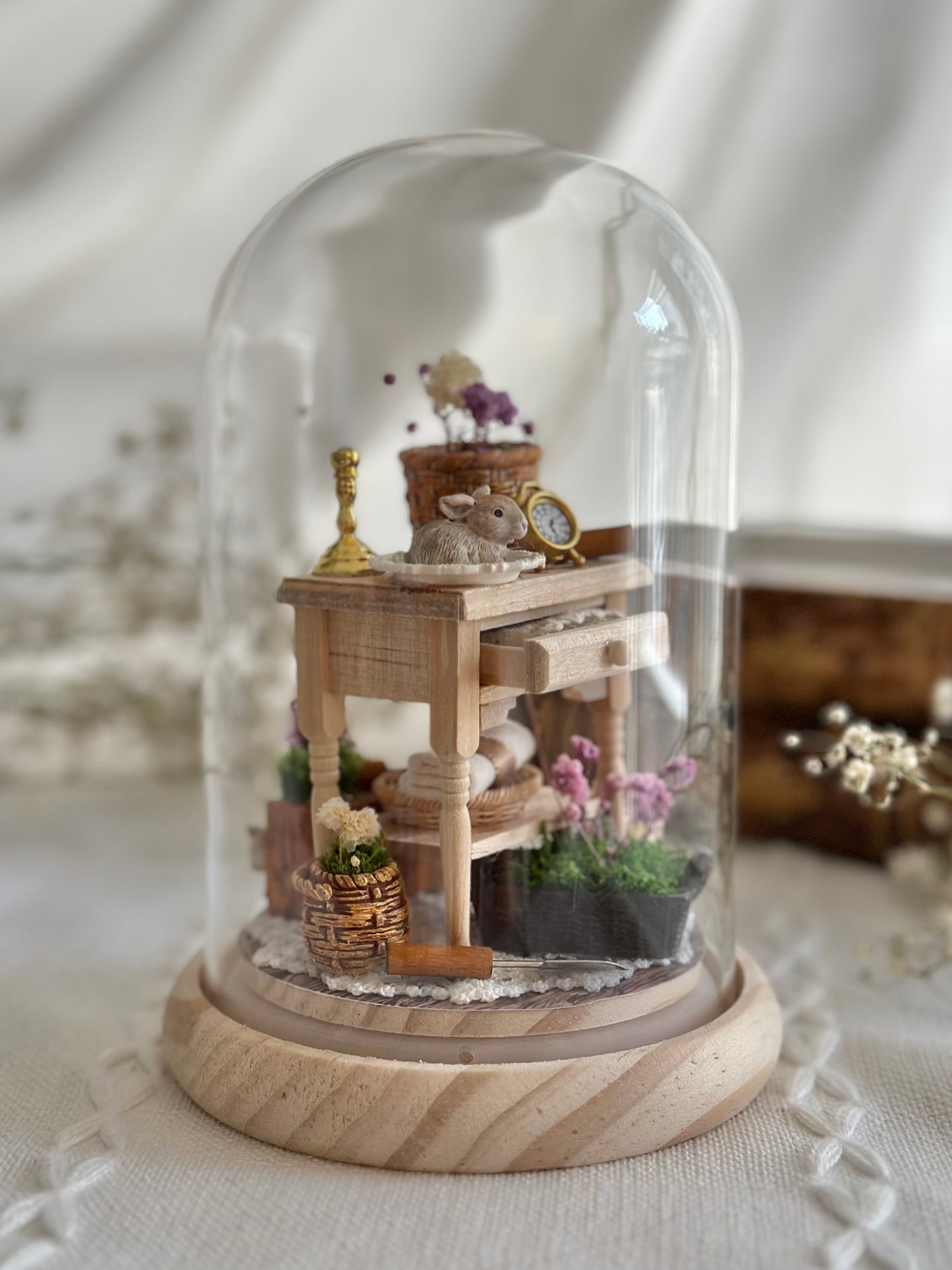 Miniature scenery - among the flowers