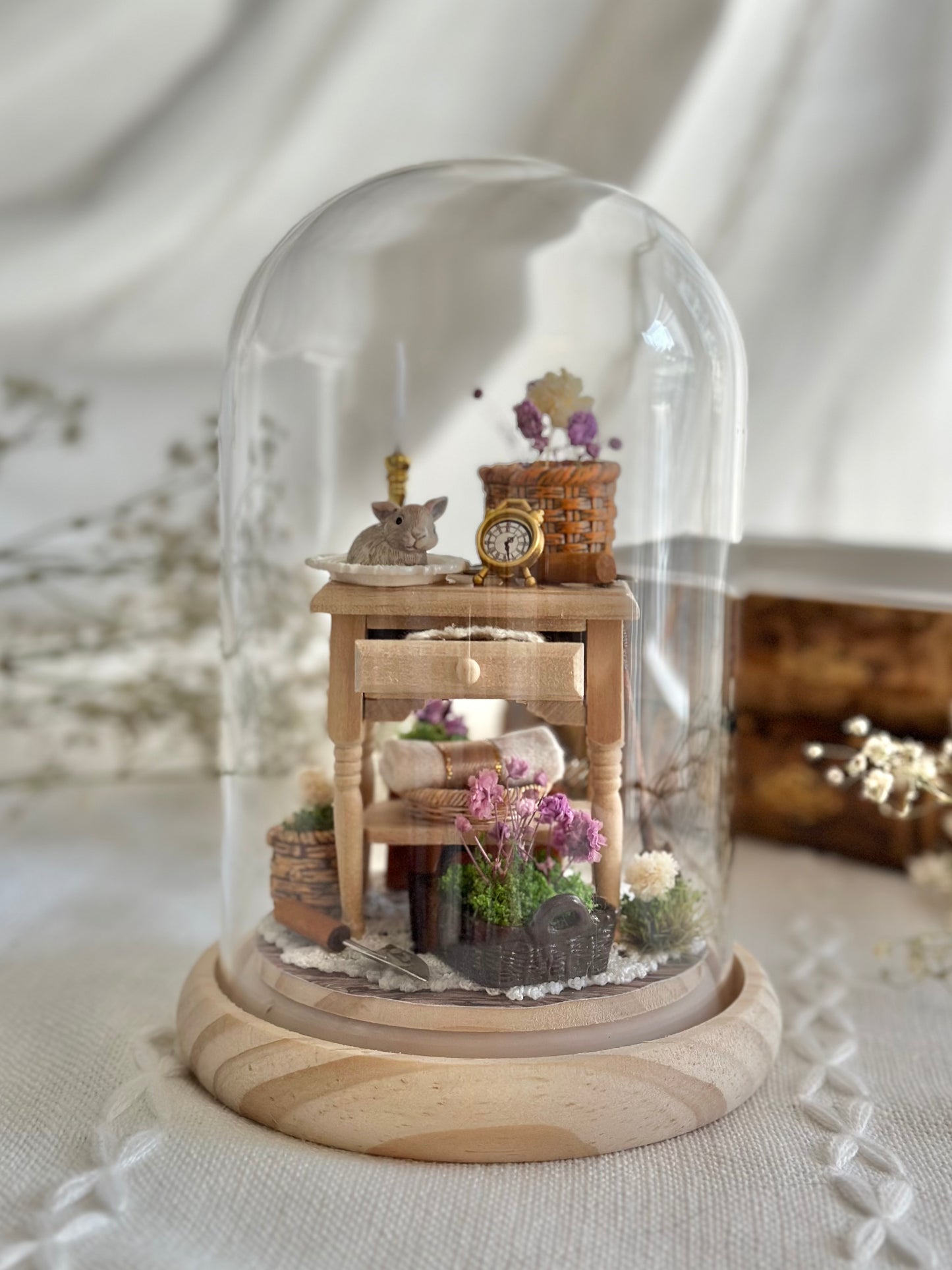Miniature scenery - among the flowers