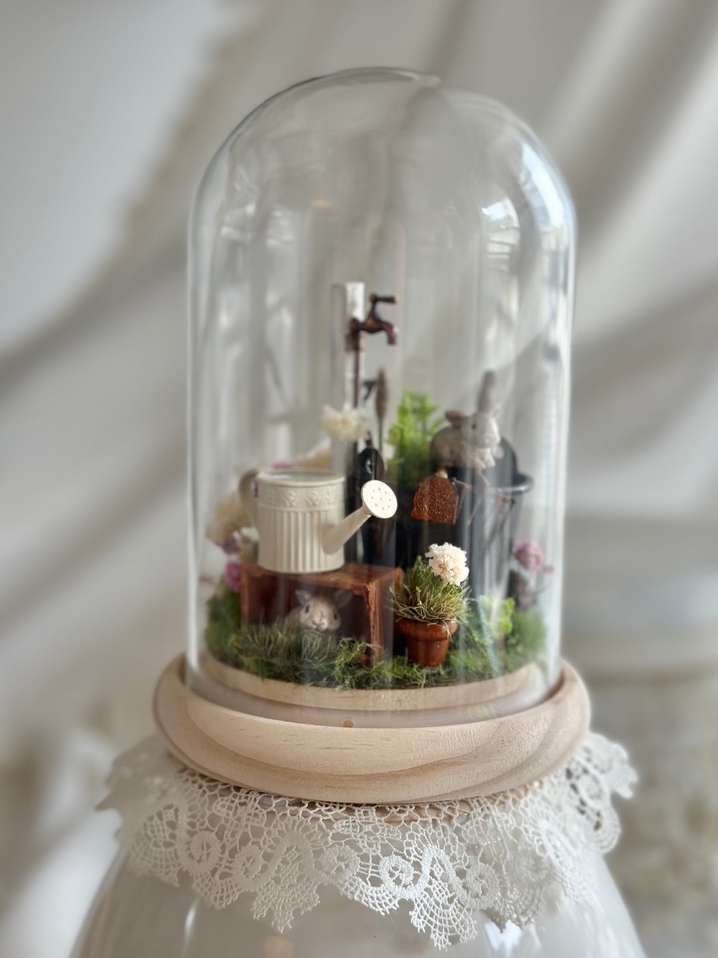 Miniature scenery - among the flowers