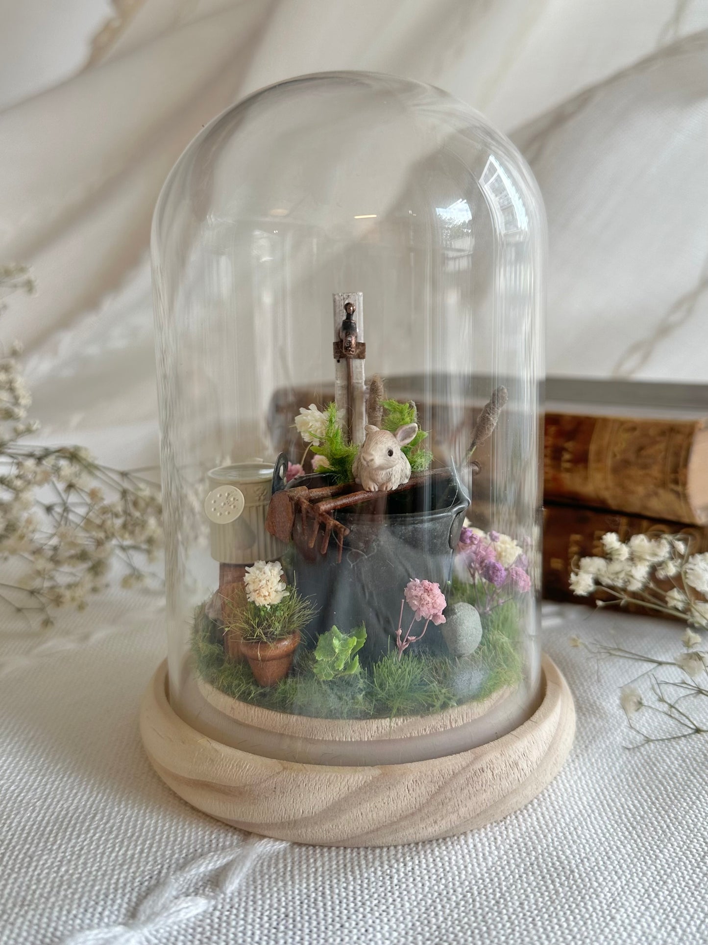 Miniature scenery - among the flowers
