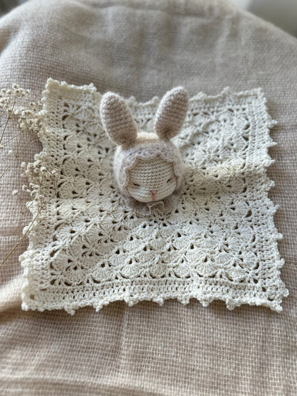 "Alva" Bunny Comforter