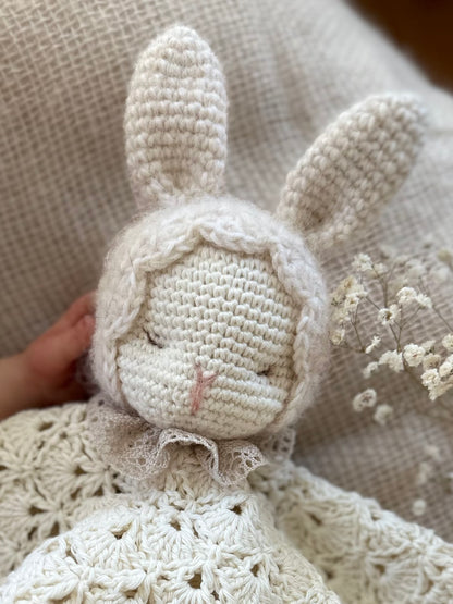 "Alva" Bunny Comforter