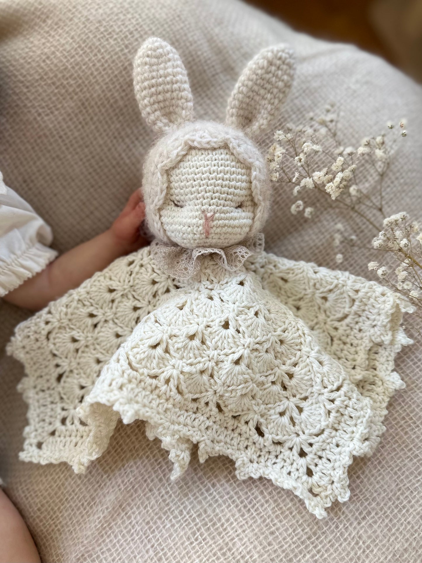 "Alva" Bunny Comforter