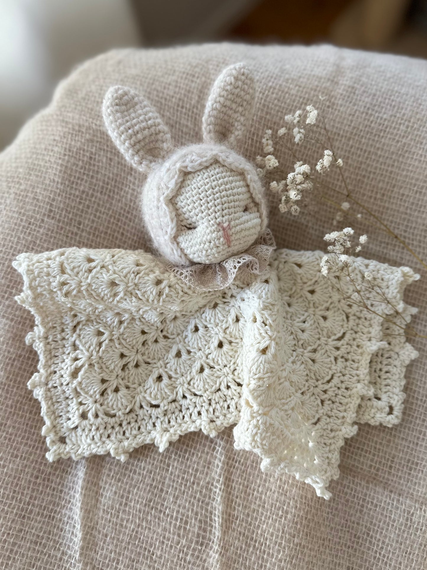 "Alva" Bunny Comforter