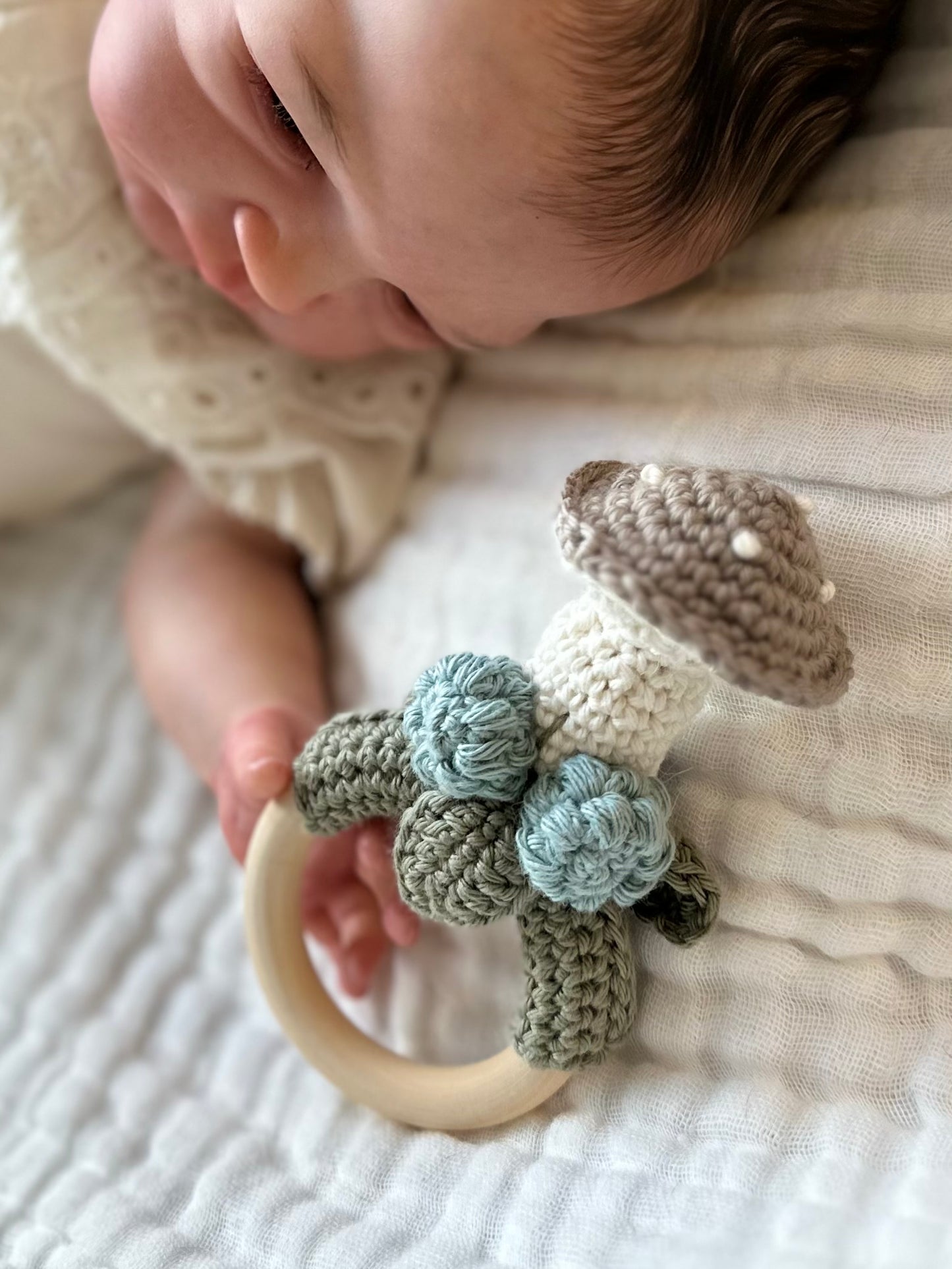 Mushroom rattle