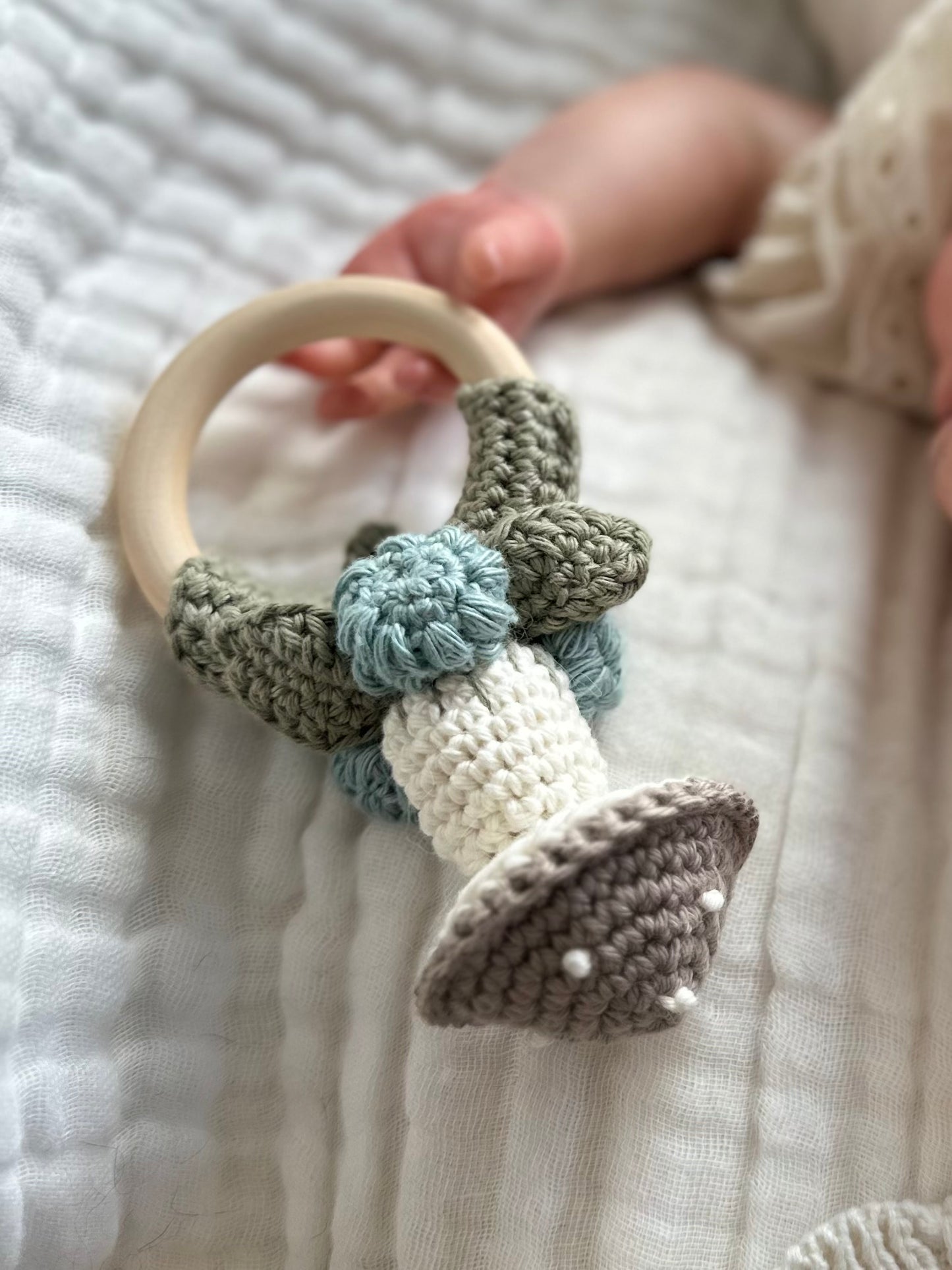Mushroom rattle