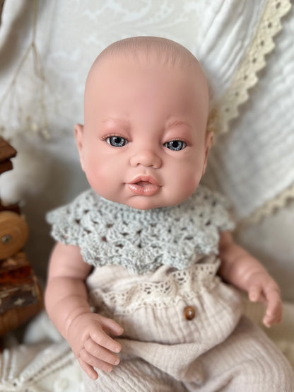 Doll collar